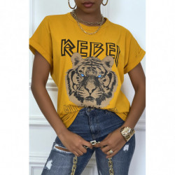 Tee-shirt moutarde ample avec écriture REBEL et tête de lion