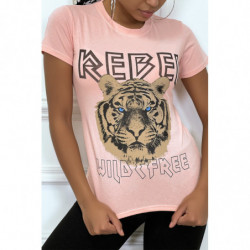 Tee-shirt rose cintrée avec écriture REBEL et tête de lion