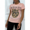 Tee-shirt rose cintrée avec écriture REBEL et tête de lion