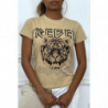 Tee-shirt beige cintrée avec écriture REBEL et tête de lion