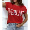 T-shirt rouge manches retroussées avec écriture "Everlast".