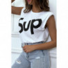 T-shirt blanc oversize sans manches à épaulettes et écriture "sup"