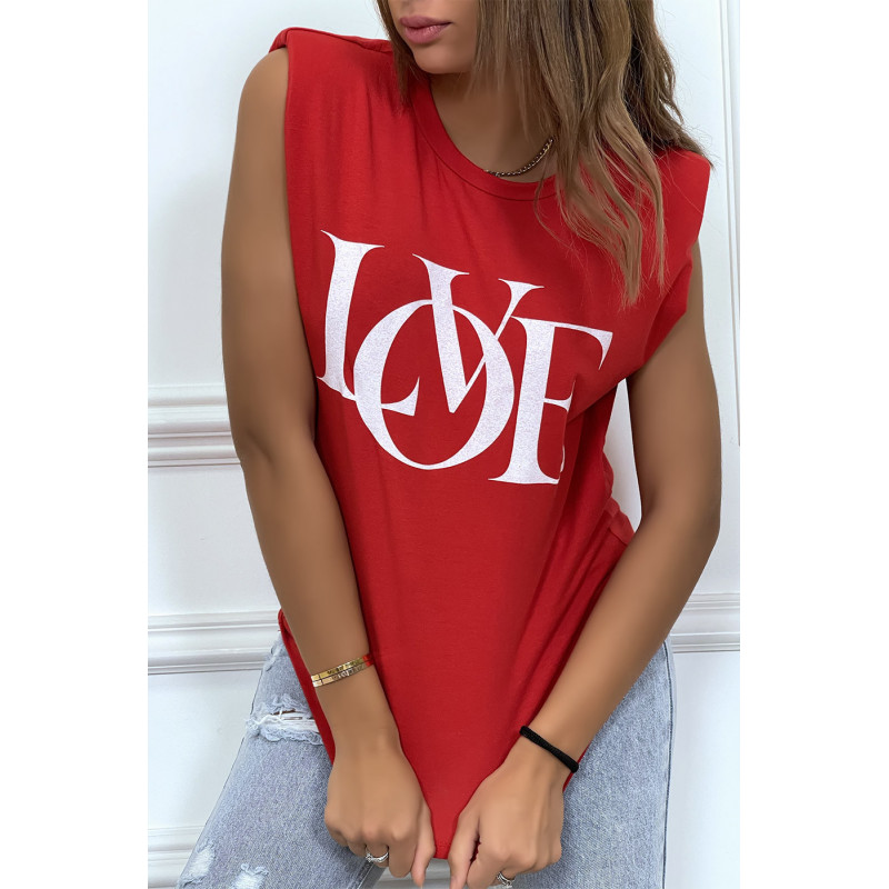 T-shirt sans manches rouge à épaulettes et écriture "love"