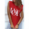 T-shirt sans manches rouge à épaulettes et écriture "love"