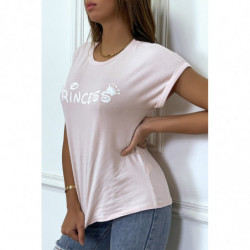 T-shirt rose avec écriture "pincesse" et manches retroussées