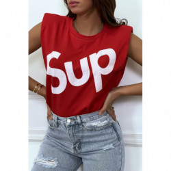 T-shirt rouge oversize sans manches à épaulettes et écriture "sup"