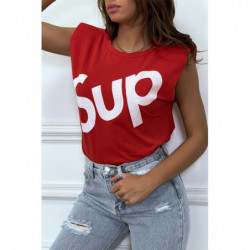 T-shirt rouge oversize sans manches à épaulettes et écriture "sup"