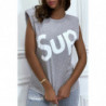 T-shirt gris oversize sans manches à épaulettes et écriture "sup"