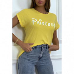 T-shirt jaune avec écriture...