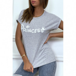 T-shirt gris avec écriture "pincesse" et manches retroussées