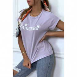 T-shirt lilas avec écriture "pincesse" et manches retroussées