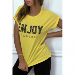 T-shirt jaune ENJOY avec manches revers et coupe loose. T-shirt femme fashion