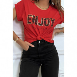 T-shirt rouge ENJOY avec manches revers et coupe loose. T-shirt femme fashion