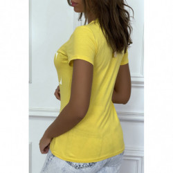 T-shirt basique jaune près...