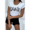 Tee-shirt blanc basique avec inscription brillante