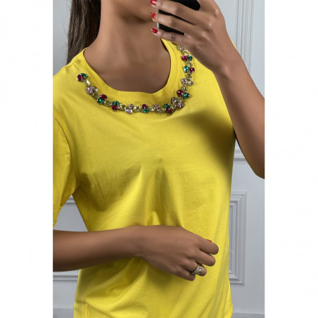 T-shirt jaune basic à col en strass