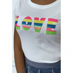 T-shirt blanc avec écriture "LOVE" en sequins multicolore à col rond et manches courtes