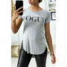 Tee-shirt gris plus long à l'arrière avec écriture VOGUE