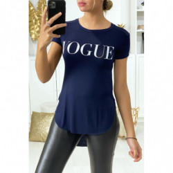 Tee-shirt marine plus long à l'arrière avec écriture VOGUE