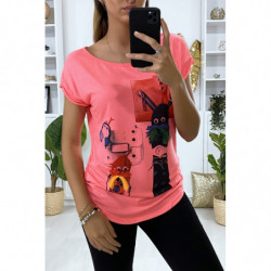 Tee-shirt fuchsia avec dessin devant