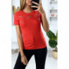 T-shirt rouge avec strass au buste