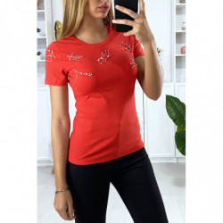 T-shirt rouge avec strass au buste