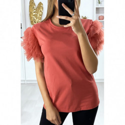 T-shirt rouge avec manches froufrou en tulle