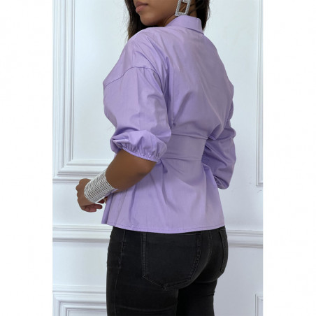 Chemise violette froncée à la taille et plissée