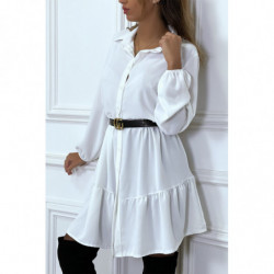 Robe chemise blanche à volant et boutons