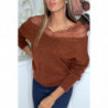 Pull doux cognac avec col bardot en dentelle