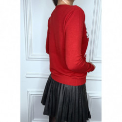 Pull rouge à empiècement et strass