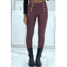 Pantalon slim bordeaux en simili avec boutons doré - 1