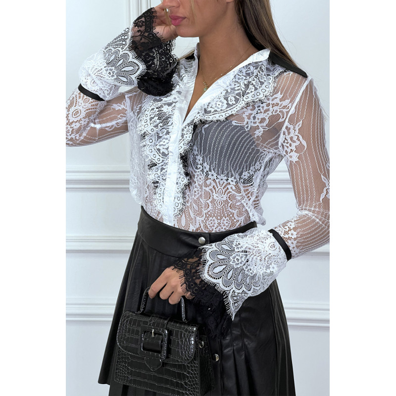 Chemise blanche en dentelle blanche avec col et volant noir - 3