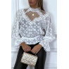 Blouse blanche en dentelle à col haut avec élastique à la taille et manches - 3