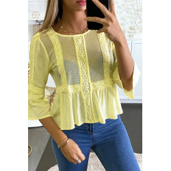 Blouse jaune à dentelle sur le devant et volants. - 2