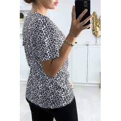 T-shirt motif léopard noir avec dessin à l'avant - 5