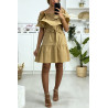 Robe à volant col bateau en camel avec ceinture - 3