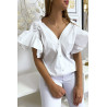 Blouse chemise blanche boutonnés à l'avant  avec volant aux manches et fronce aux épaules - 5