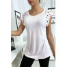 Tee shirt rose avec strass aux épaules - 1