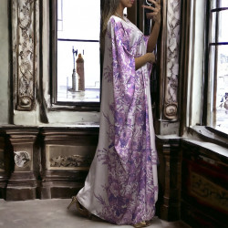 Longue robe ample satiné lilas motif fleuris - 2