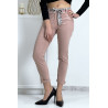 Pantalon strech rose avec poches froufrou et ceinture - 2