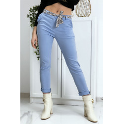 Pantalon strech bleu avec poches froufrou et ceinture - 2