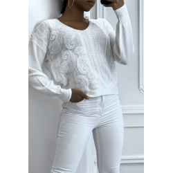 Pull col V blanc à motif dentelle blanche - 4