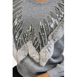 Pull gris à col rond et motif en fausse fourrure et strass - 1