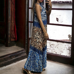 Longue robe plissé marine avec motif léopard - 2