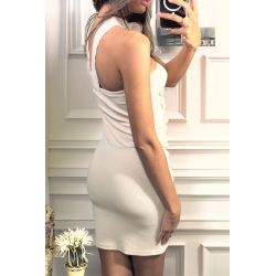 Robe beige en maille côtelé extensible avec fleure à la bretelle - 1