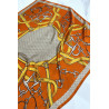 Foulard en soie orange à imprimé chaînes style luxe - 3