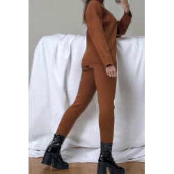 Ensemble pull col roulé over size et jegging en maille côtelé extensible cognac - 4