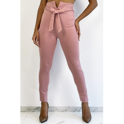 Pantalon slim rose taille haute avec ceinture et forme V - 1