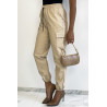 Pantalon cargo beige en simili avec poches - 2